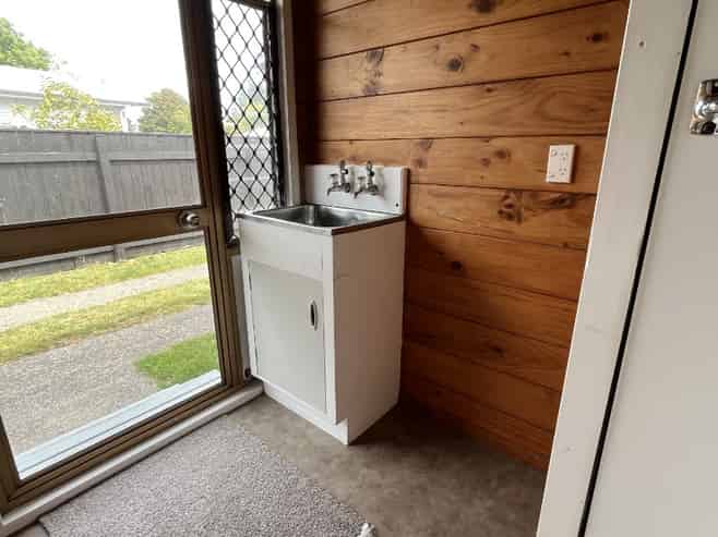 1/8 Charles Crescent, Rainbow Point