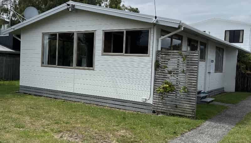 1/8 Charles Crescent, Rainbow Point