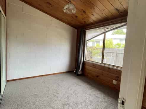 1/8 Charles Crescent, Rainbow Point