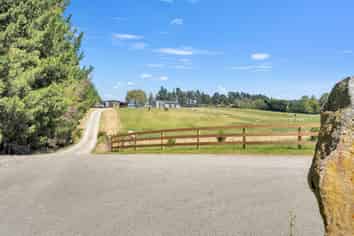 95 McLeods Road, Sefton