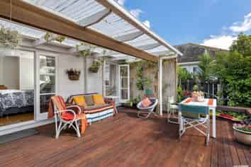 10 Benghazi Road, Panmure