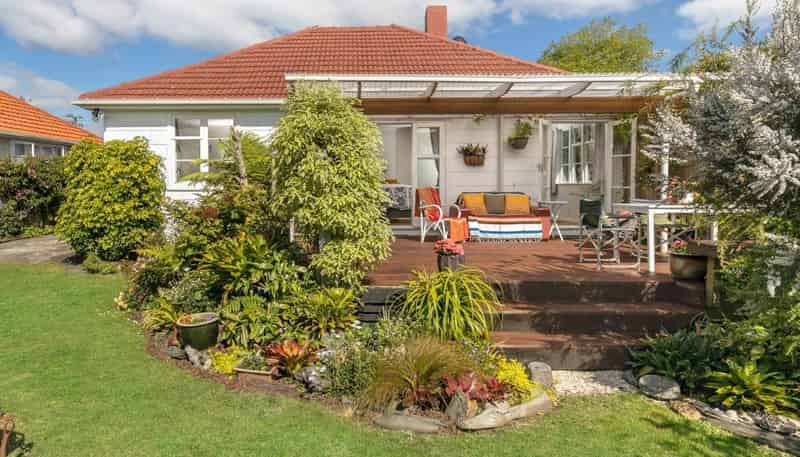 10 Benghazi Road, Panmure