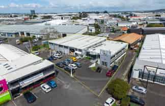 50 / 50 Warehouse & Office | 2 mins from Motorway