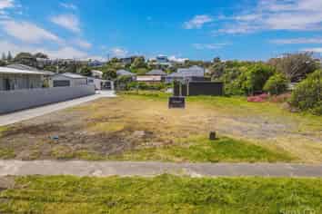 1/43 and 44 Seafront Road, Castlecliff