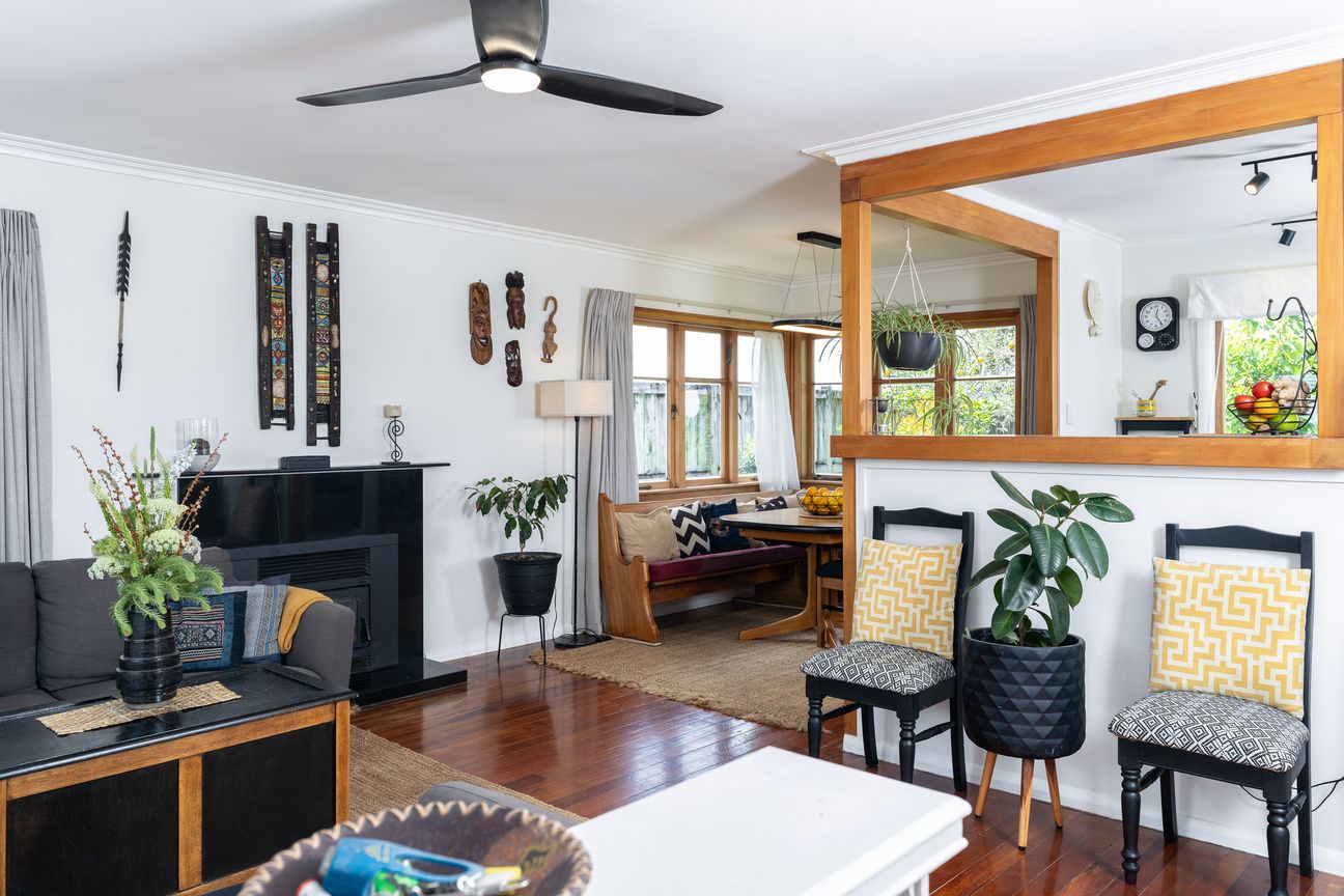 Stunning Water Views & A Beautiful Setting - Aanzicht 6