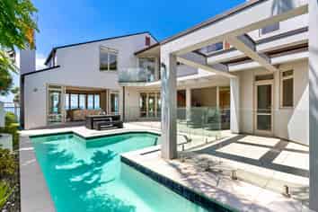 32 Cliff Road, Torbay