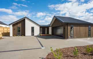 8 Paton Road, Richmond