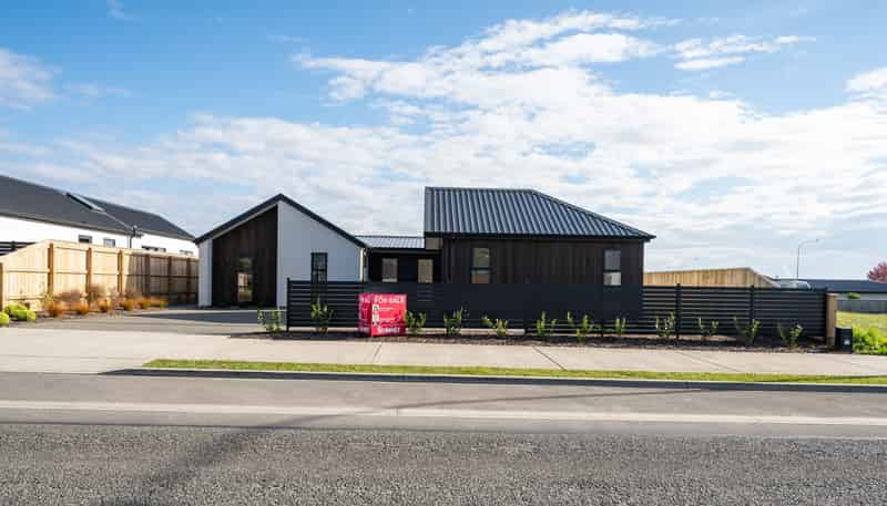 8 Paton Road, Richmond