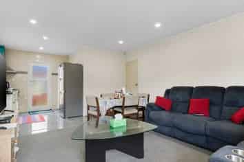 2/6 King Street, Papatoetoe