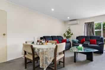 2/6 King Street, Papatoetoe