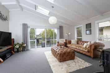 19 Beach Road, Howick