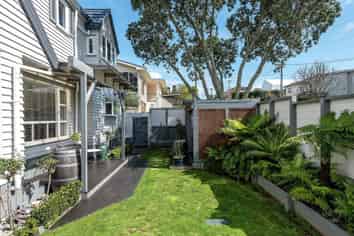 19 Beach Road, Howick