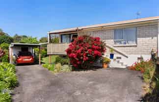 2/4 Dalwhinnie Parade, Highland Park