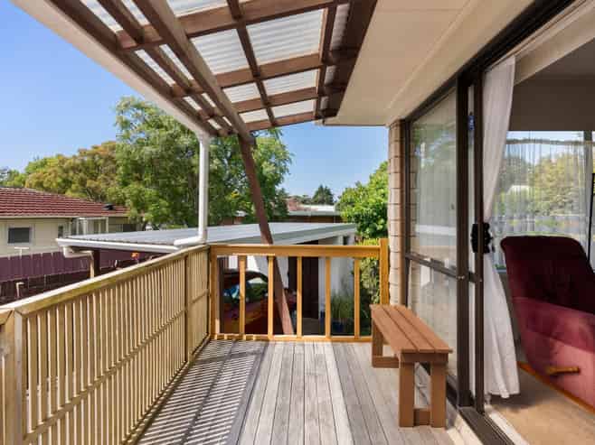 2/4 Dalwhinnie Parade, Highland Park