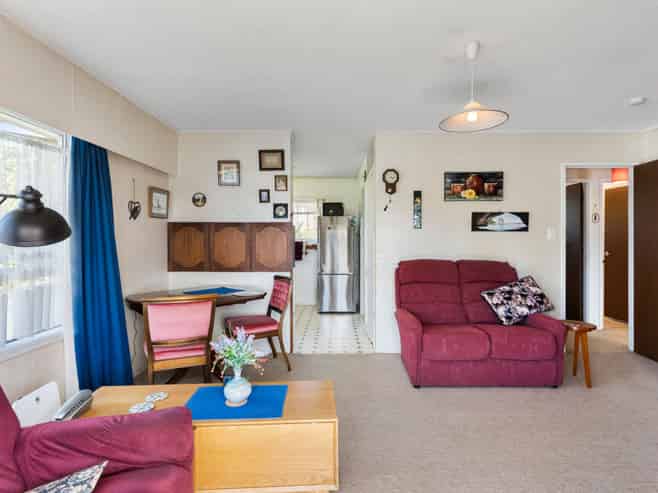 2/4 Dalwhinnie Parade, Highland Park