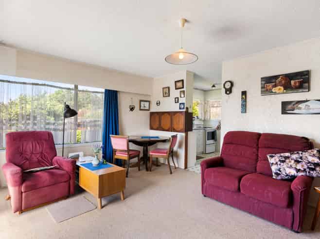 2/4 Dalwhinnie Parade, Highland Park