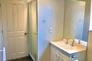 Downstair/43A Richard Farrell Avenue, Remuera