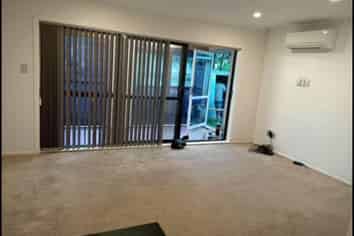 2/70 Fairburn Road, Otahuhu