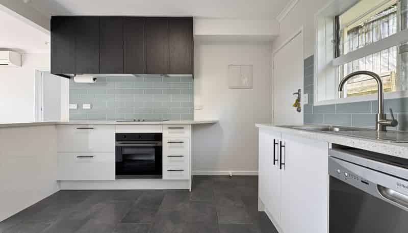 4/6 Hobday Place , Meadowbank
