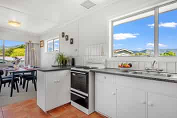 10 Cornwall Place, Stoke