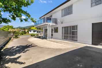 10 Cornwall Place, Stoke