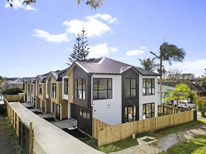 2/543 Massey Road, Mangere