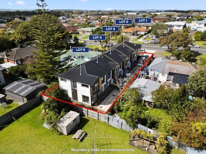 2/543 Massey Road, Mangere