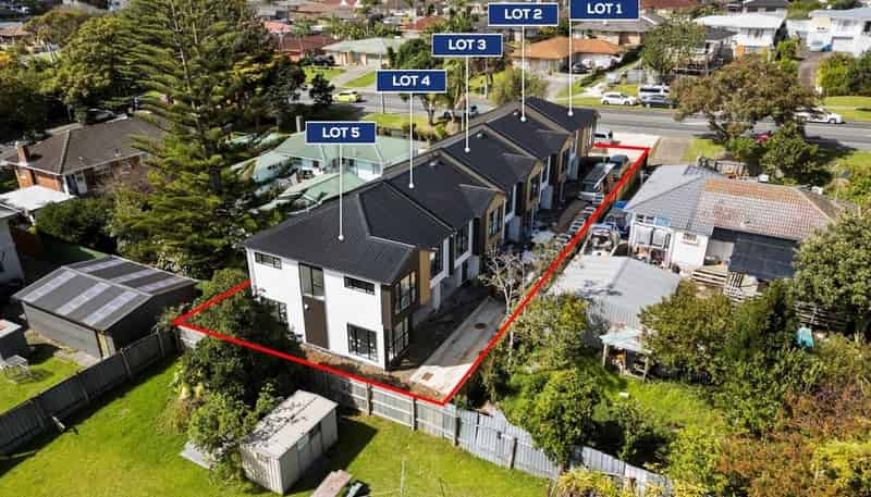 2/543 Massey Road, Mangere