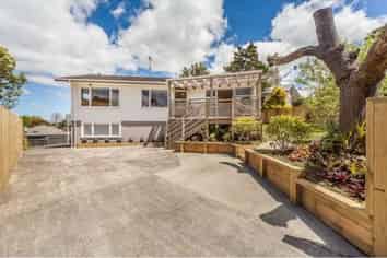 27 Strong Street, Saint Johns