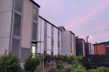 302/32 Shortfin Place, Flat Bush