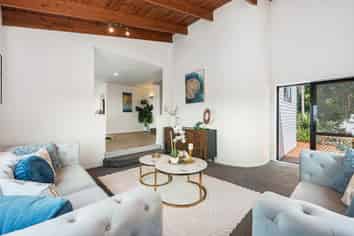 9A Stephen Lysnar Place, Hillsborough