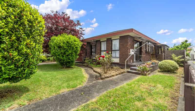 12 Jasmine Avenue, Dinsdale