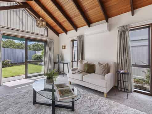 2/104 Trafalgar Street, Saint Albans