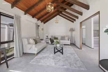 2/104 Trafalgar Street, Saint Albans