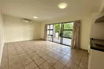 1/591A East Coast Road, Pinehill