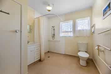 33B  Carisbrooke Street , Katikati