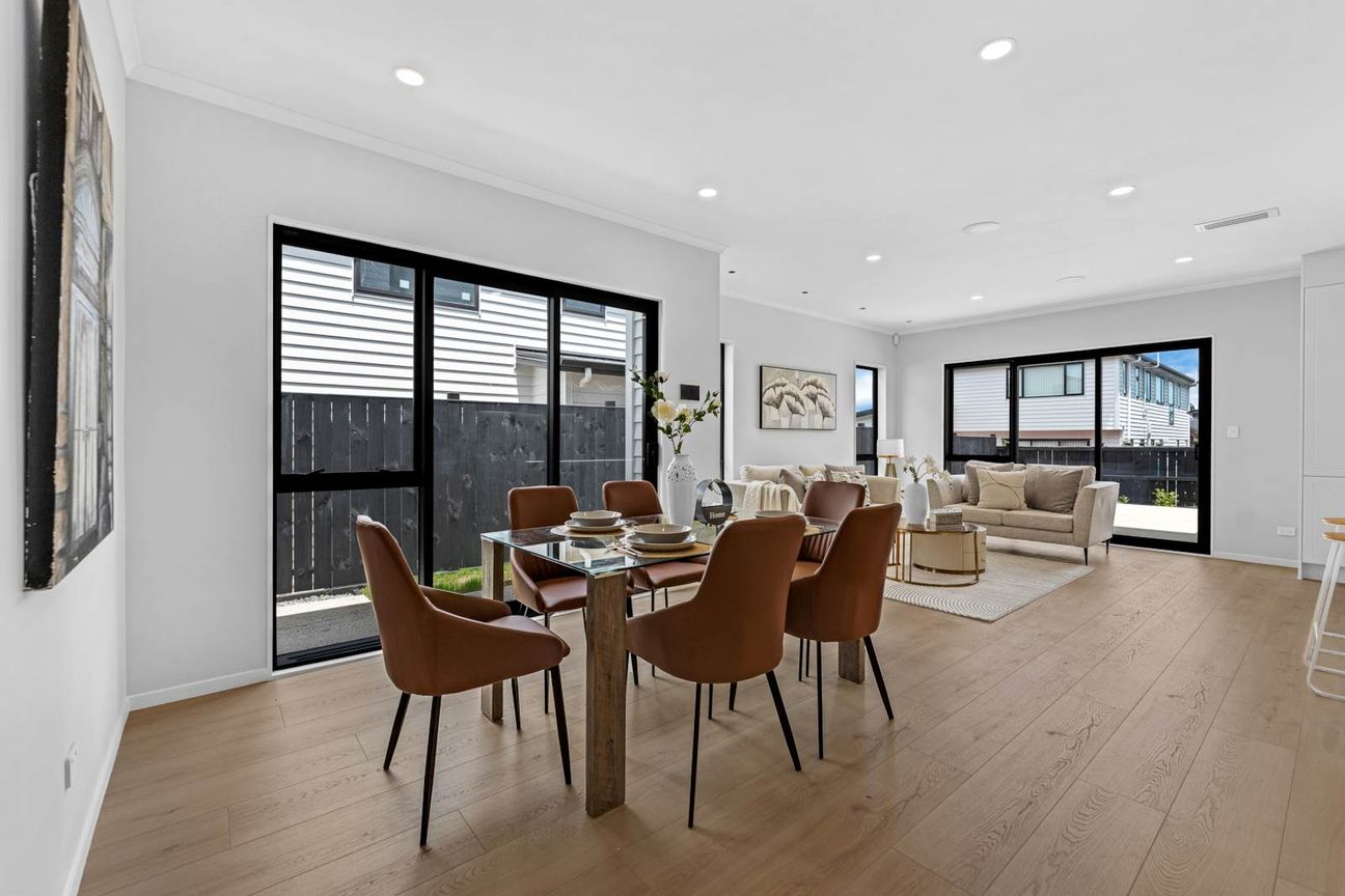 Modern Living in the Heart of Karaka - Fler
