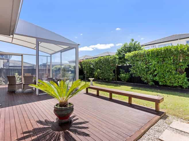 10 Rosewell Crescent, Flat Bush