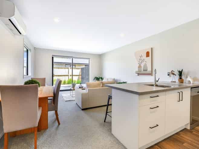 2/36 Odette Street, Bader