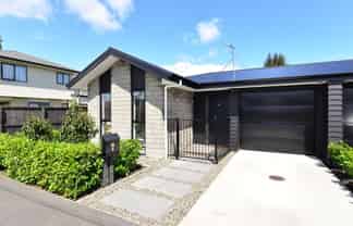 2/36 Odette Street, Bader