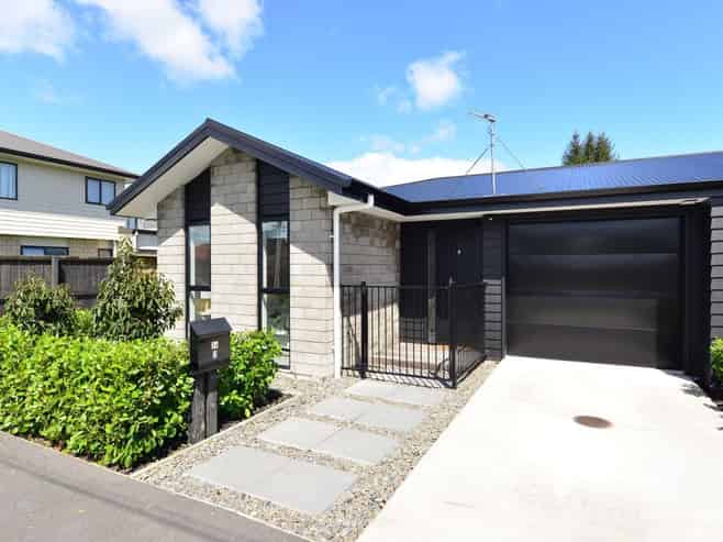 2/36 Odette Street, Bader