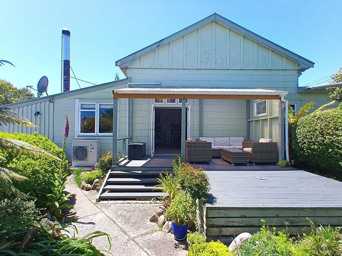 Charming Villa with Cottage Gardens., Westport