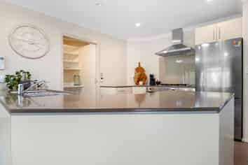 22 Winslow Court, Huntington