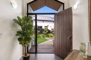 22 Winslow Court, Huntington