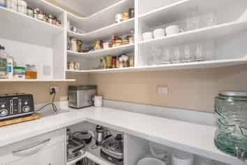 22 Winslow Court, Huntington