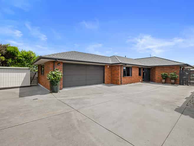 11B Montrose Place, Highlands Park