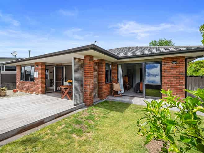 11B Montrose Place, Highlands Park