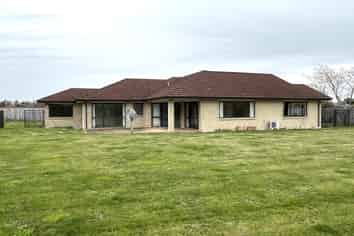 27 Carrington Drive, Carterton