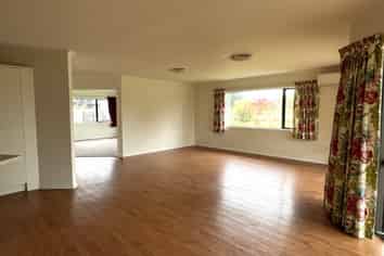 27 Carrington Drive, Carterton