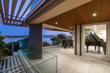 1/14 First Avenue, Avenues